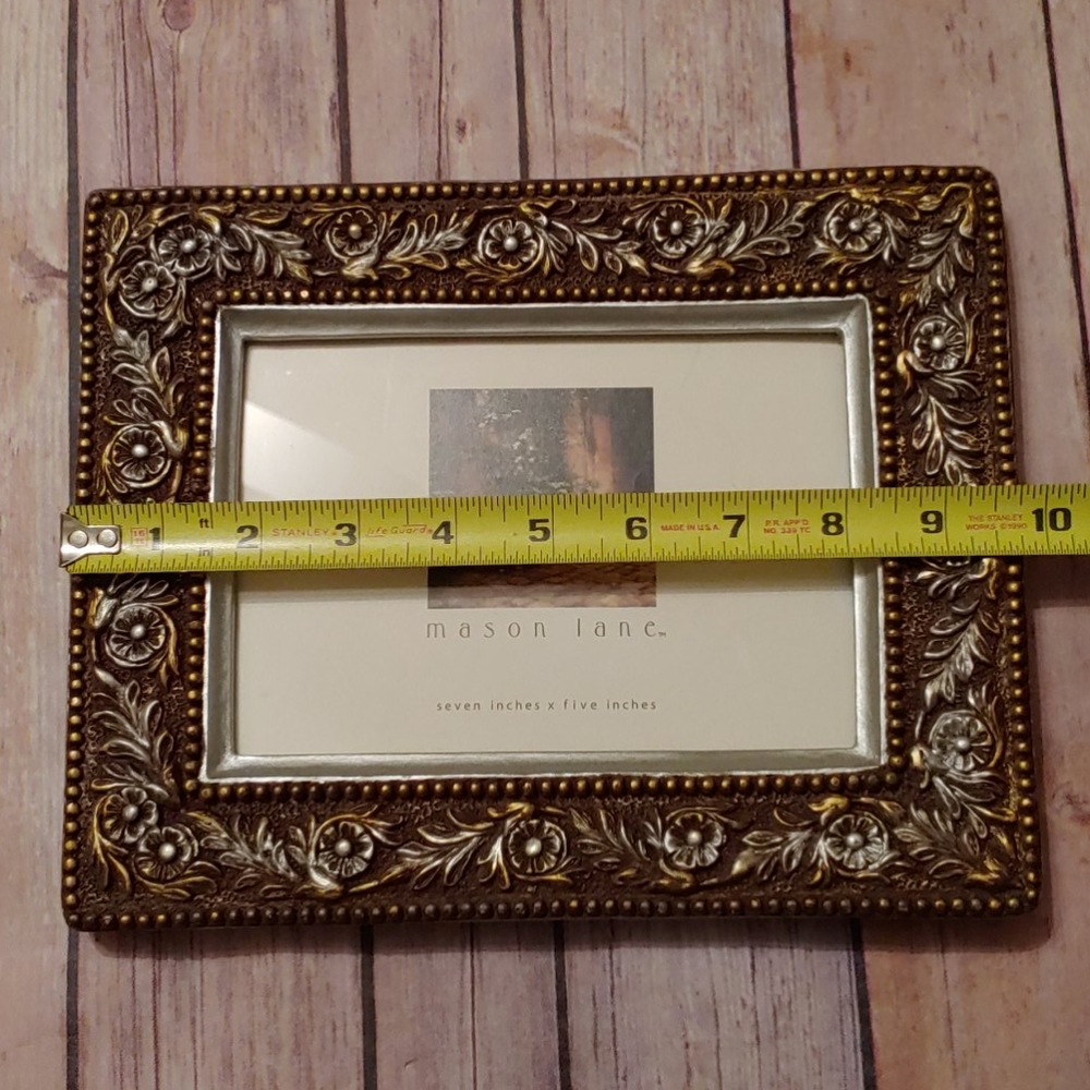 Beautiful Gold/Silver Photo Frame 5x7 Opening - Picture 4 of 7